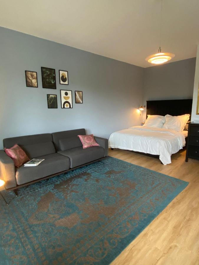 Beautiful Apartment With Balcony Берлин Экстерьер фото