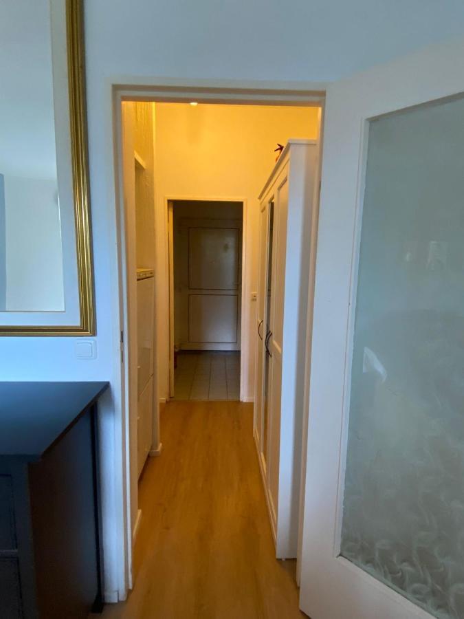 Beautiful Apartment With Balcony Берлин Экстерьер фото