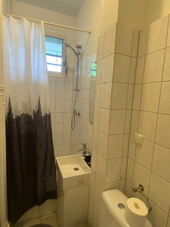 Beautiful Apartment With Balcony Берлин Экстерьер фото